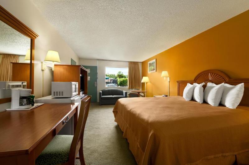Hotel Howard Johnson By Wyndham Fl I-75 Ocala
