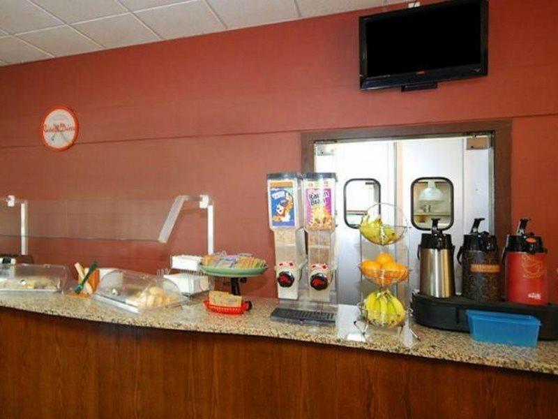 Hotel Howard Johnson By Wyndham Fl I-75 Ocala