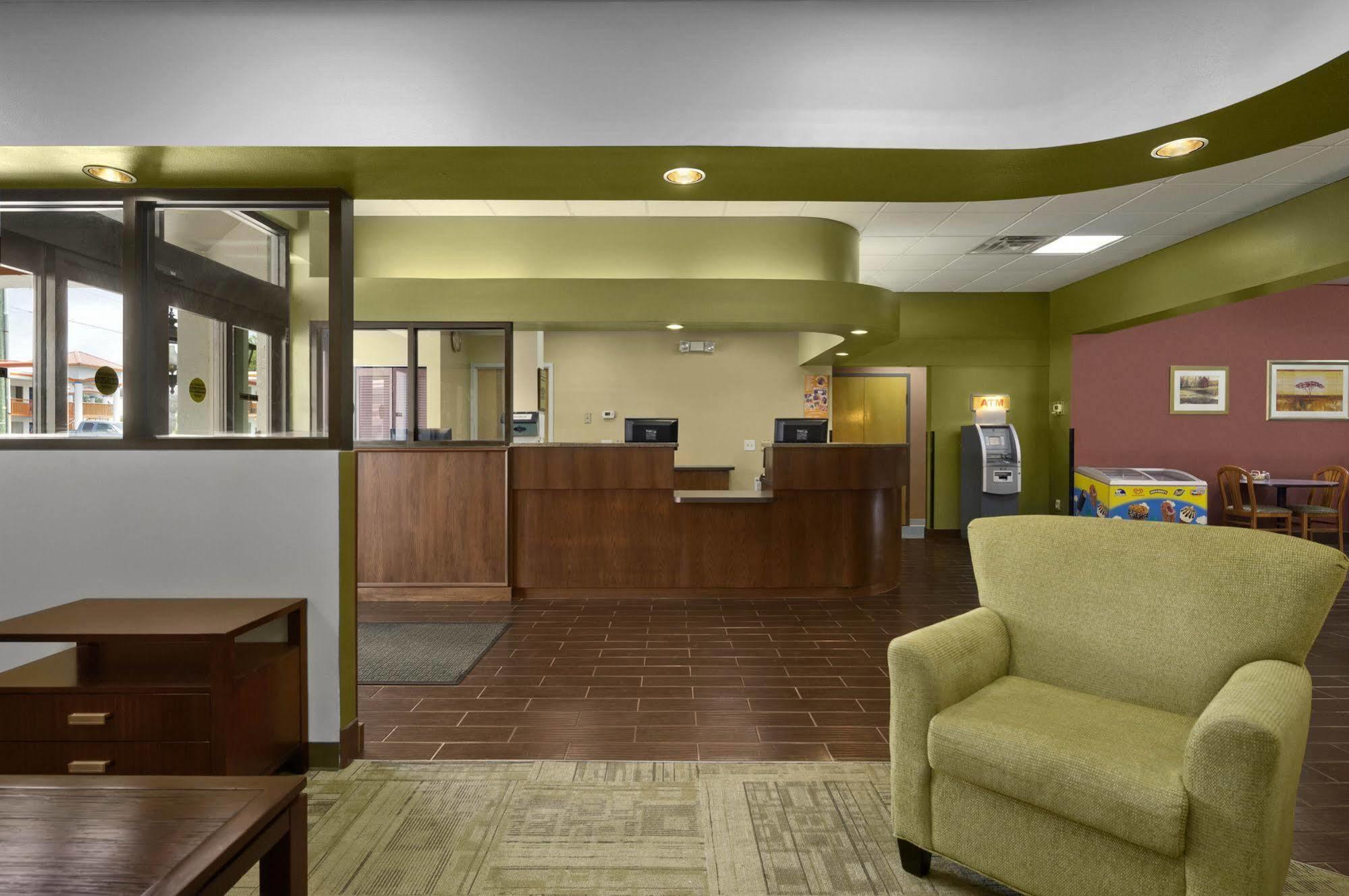 Howard Johnson By Wyndham Fl I-75 Hotel 3*